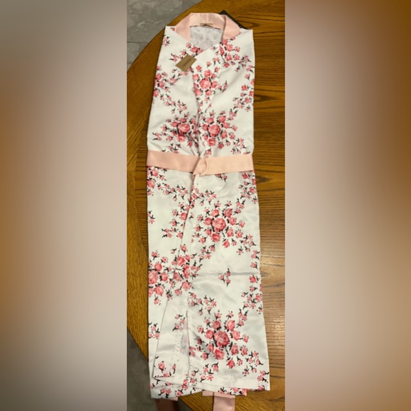 NEW Morgan Lane X FabFitFun Satin Floral Pink & White Tie Waist Robe - Size S/M - Picture 3 of 4